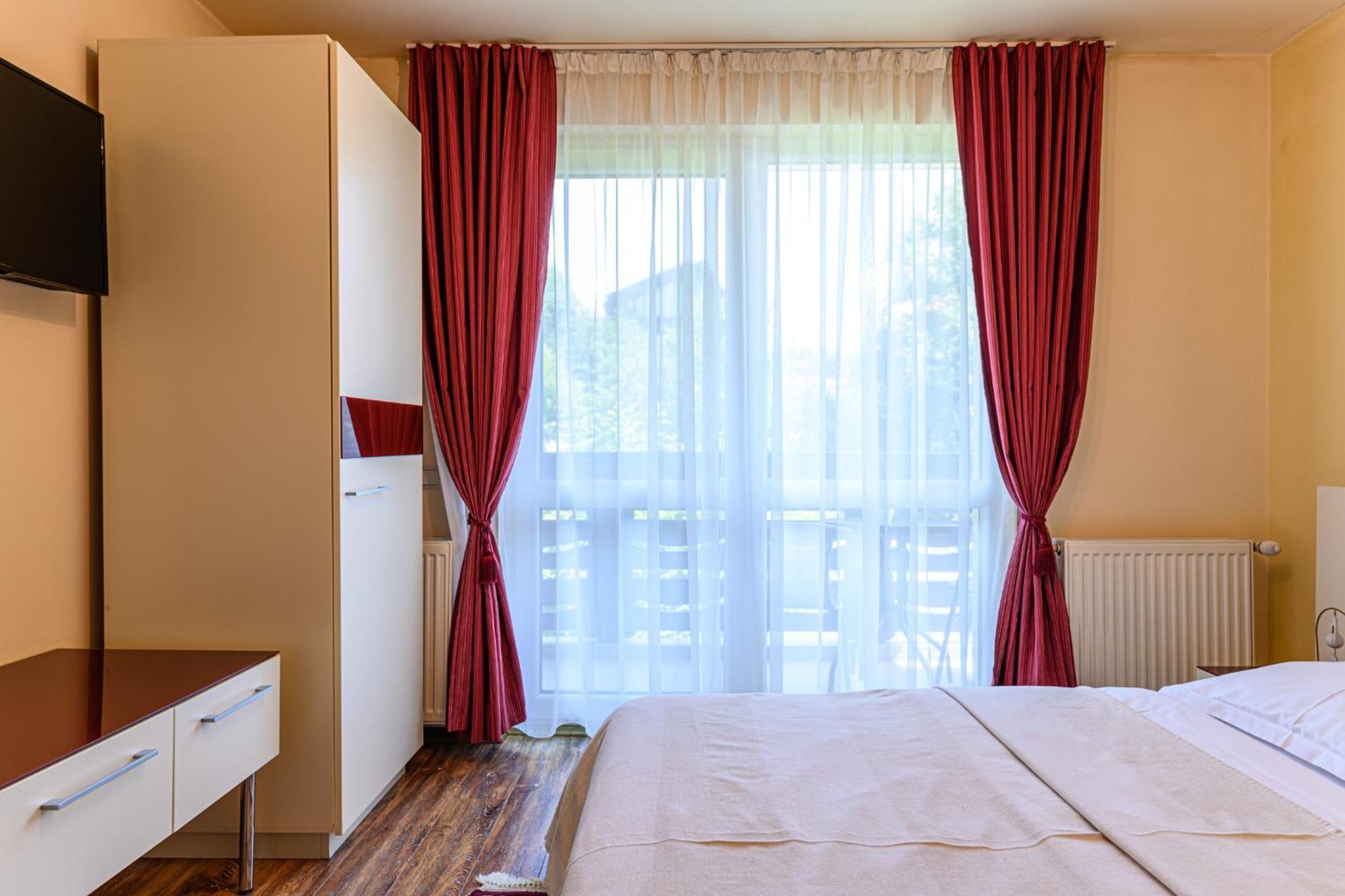 Hotel Casa Ramino Buşteni Exterior foto